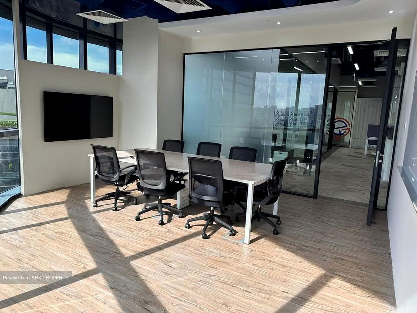 Woods Square (D25), Office #624029121